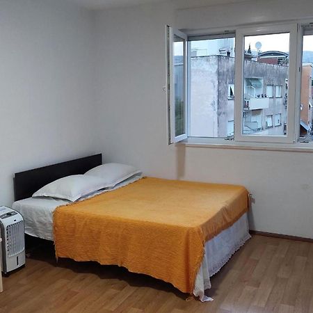 Room With Private Toilet And Terrace In City Center In Shared Apartment Спліт Екстер'єр фото