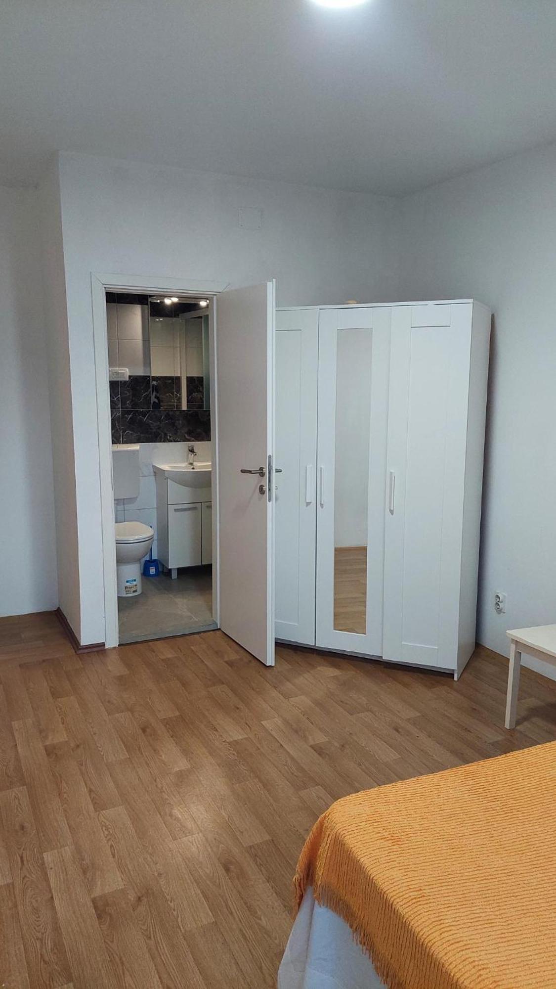 Room With Private Toilet And Terrace In City Center In Shared Apartment Спліт Екстер'єр фото